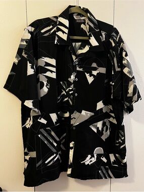 Men's Black & White Geometric Short-Sleeve Shirt